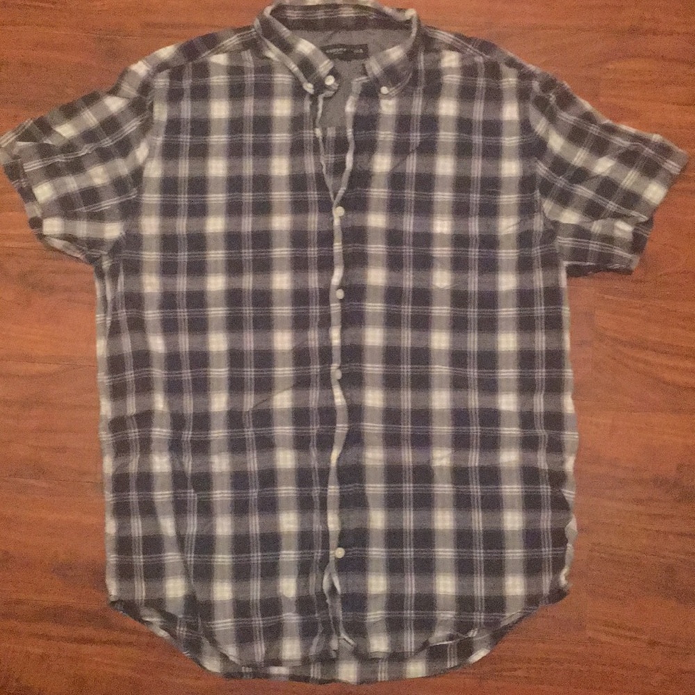Men’s Aeropostale short sleeve button down Large